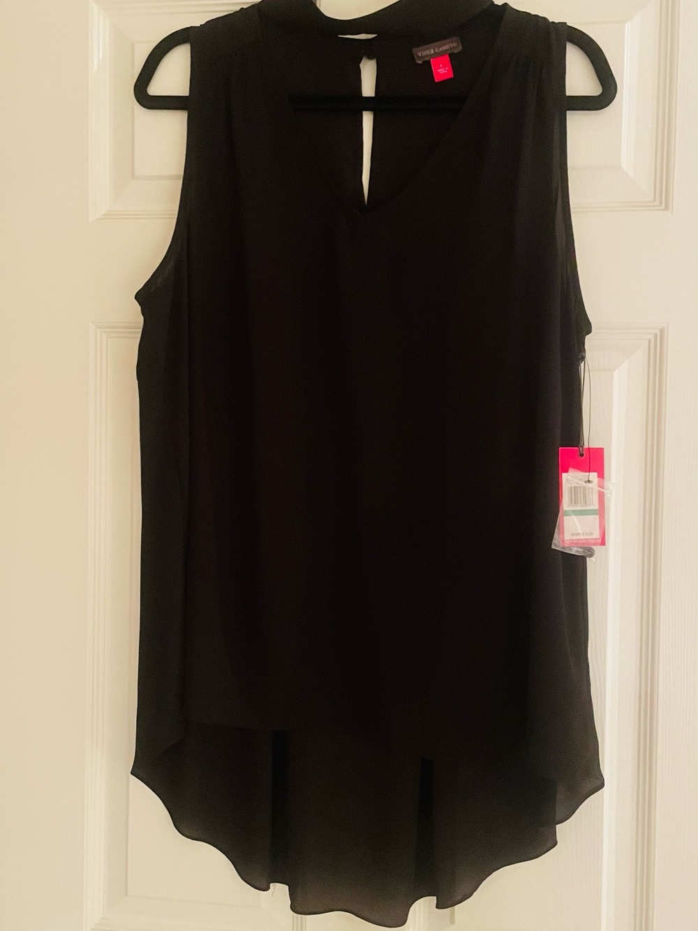 Vince Camuto Black Sleeveless V-Neck Hi-Low Keyhole Blouse